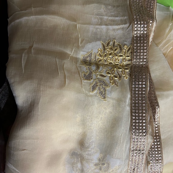 Brand new! Unstitched 3- piece Indian Suit - Picture 3 of 3